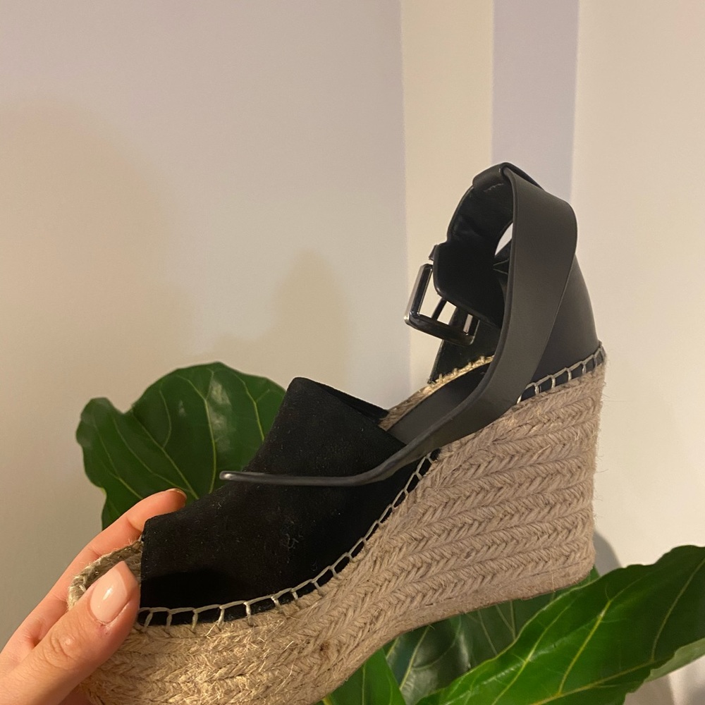 MARC FISHER ESPADRILLE